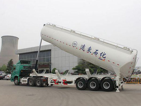 山東水泥罐車(chē)廠(chǎng)家 山東水泥罐車(chē)廠(chǎng)家
