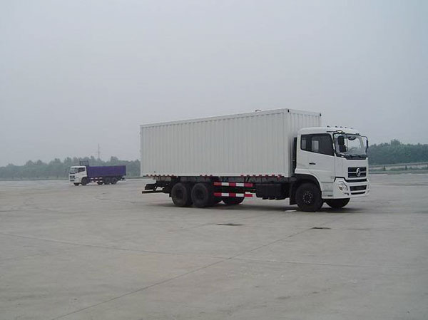 運(yùn)輸集裝箱半掛車