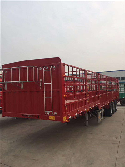 倉(cāng)柵式半掛車(chē)